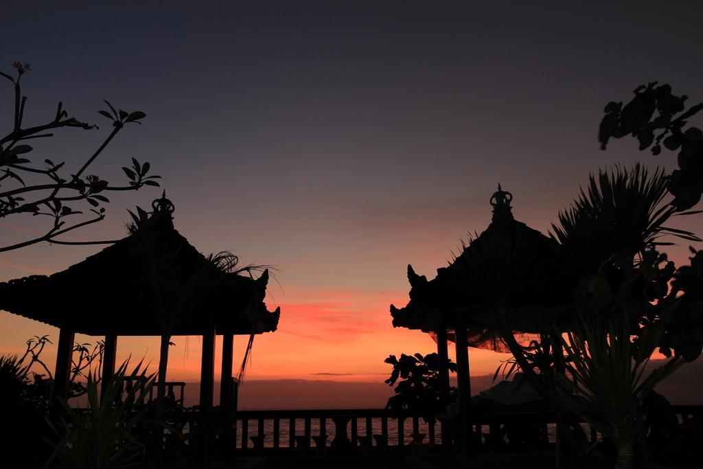 Dodol Lembongan Cliff Sunset Hotel Exterior photo