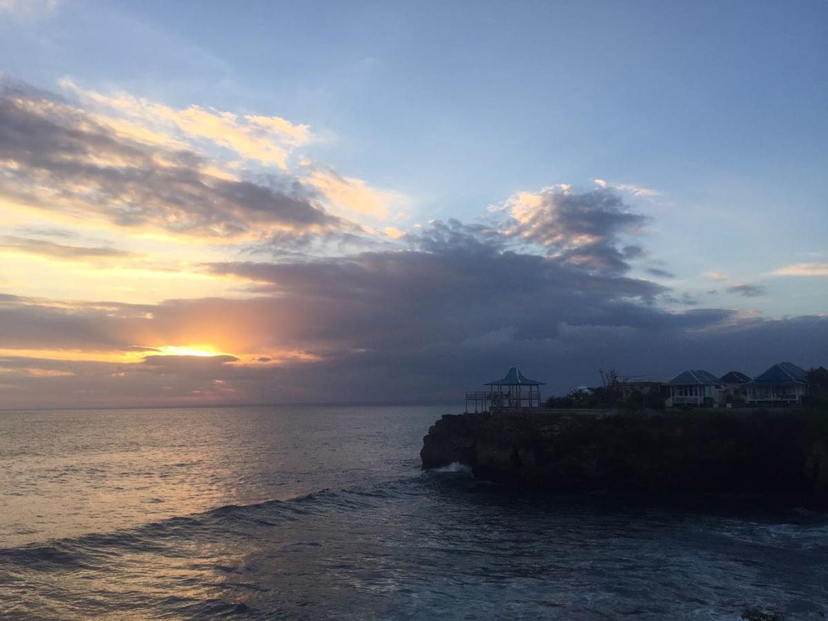 Dodol Lembongan Cliff Sunset Hotel Exterior photo