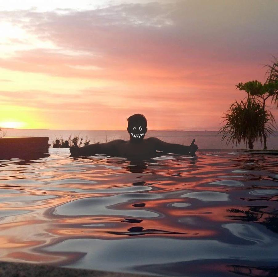 Dodol Lembongan Cliff Sunset Hotel Exterior photo