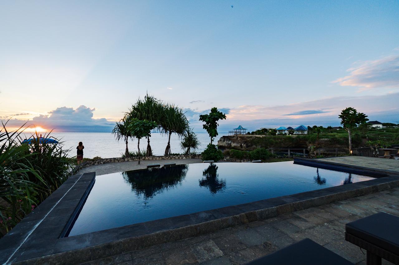 Dodol Lembongan Cliff Sunset Hotel Exterior photo