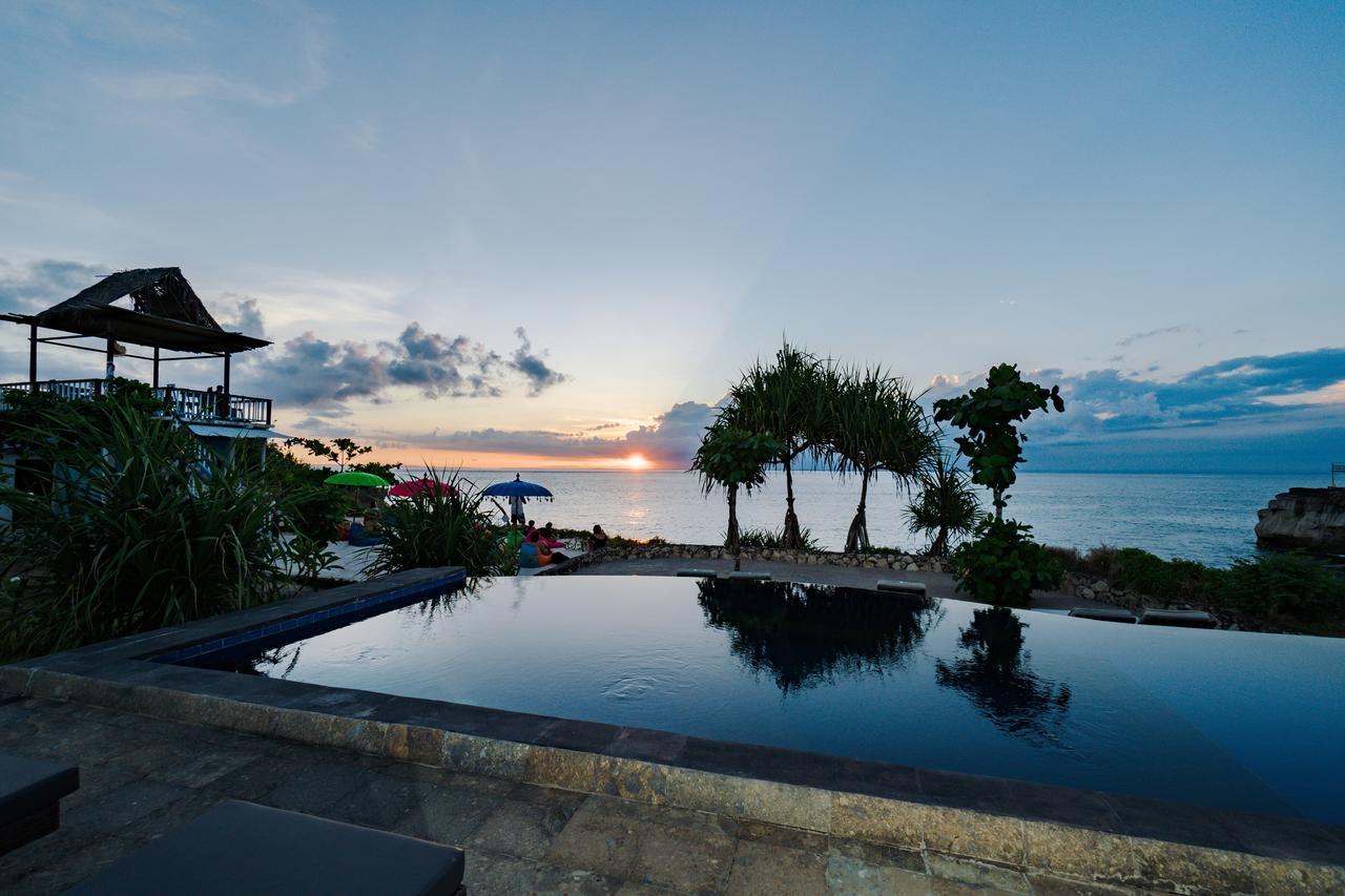 Dodol Lembongan Cliff Sunset Hotel Exterior photo