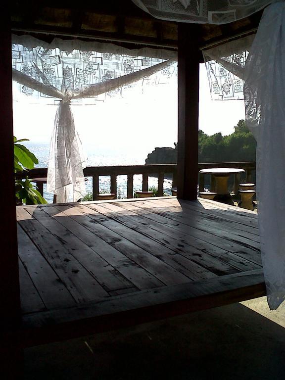Dodol Lembongan Cliff Sunset Hotel Exterior photo