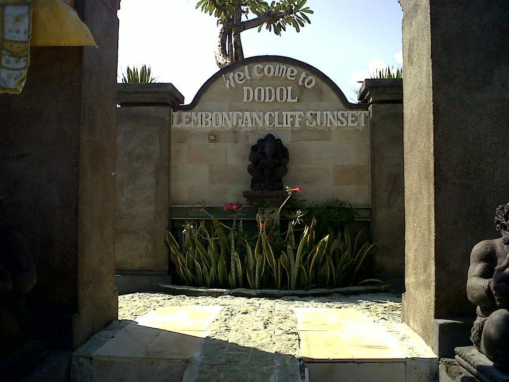 Dodol Lembongan Cliff Sunset Hotel Exterior photo