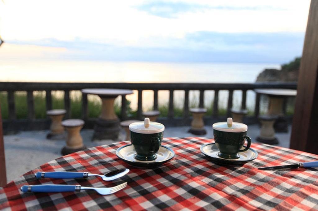 Dodol Lembongan Cliff Sunset Hotel Exterior photo