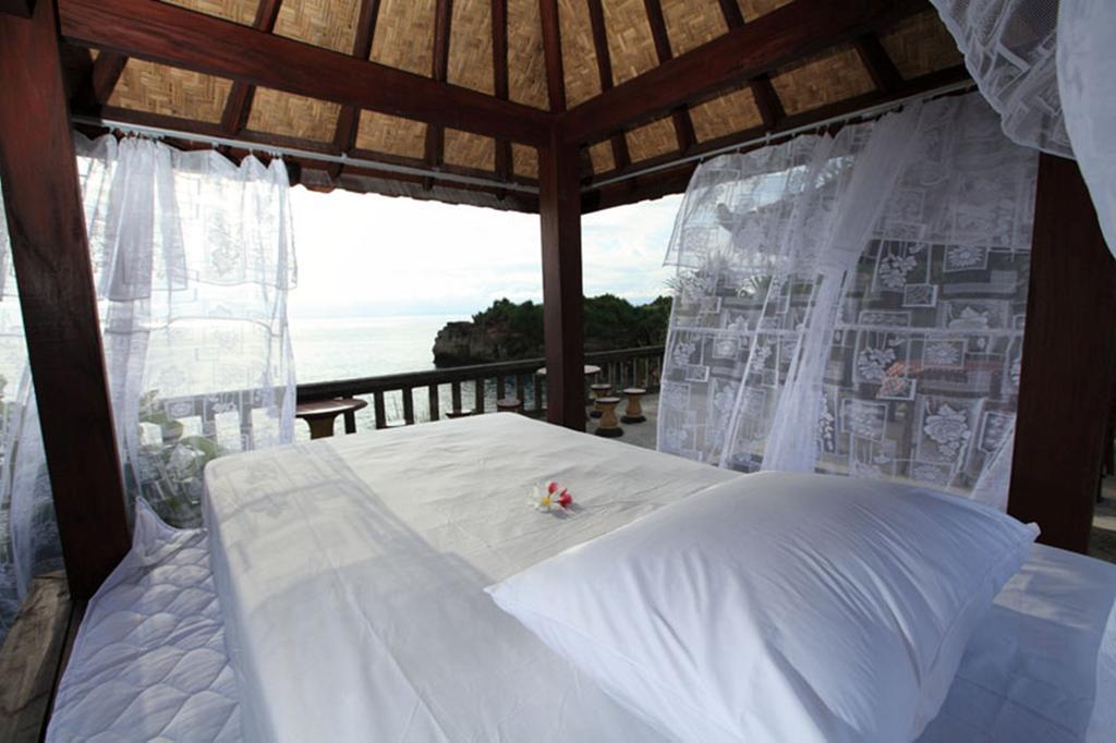 Dodol Lembongan Cliff Sunset Hotel Exterior photo